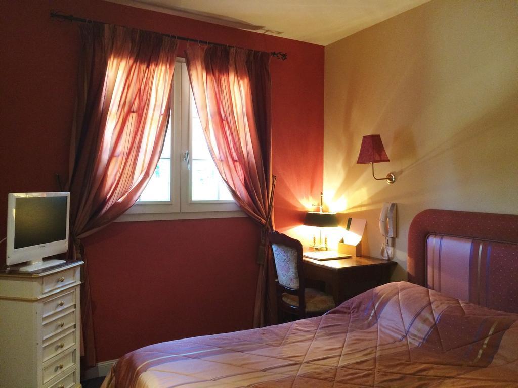 Demeure De Flore Lacabarède Habitación foto